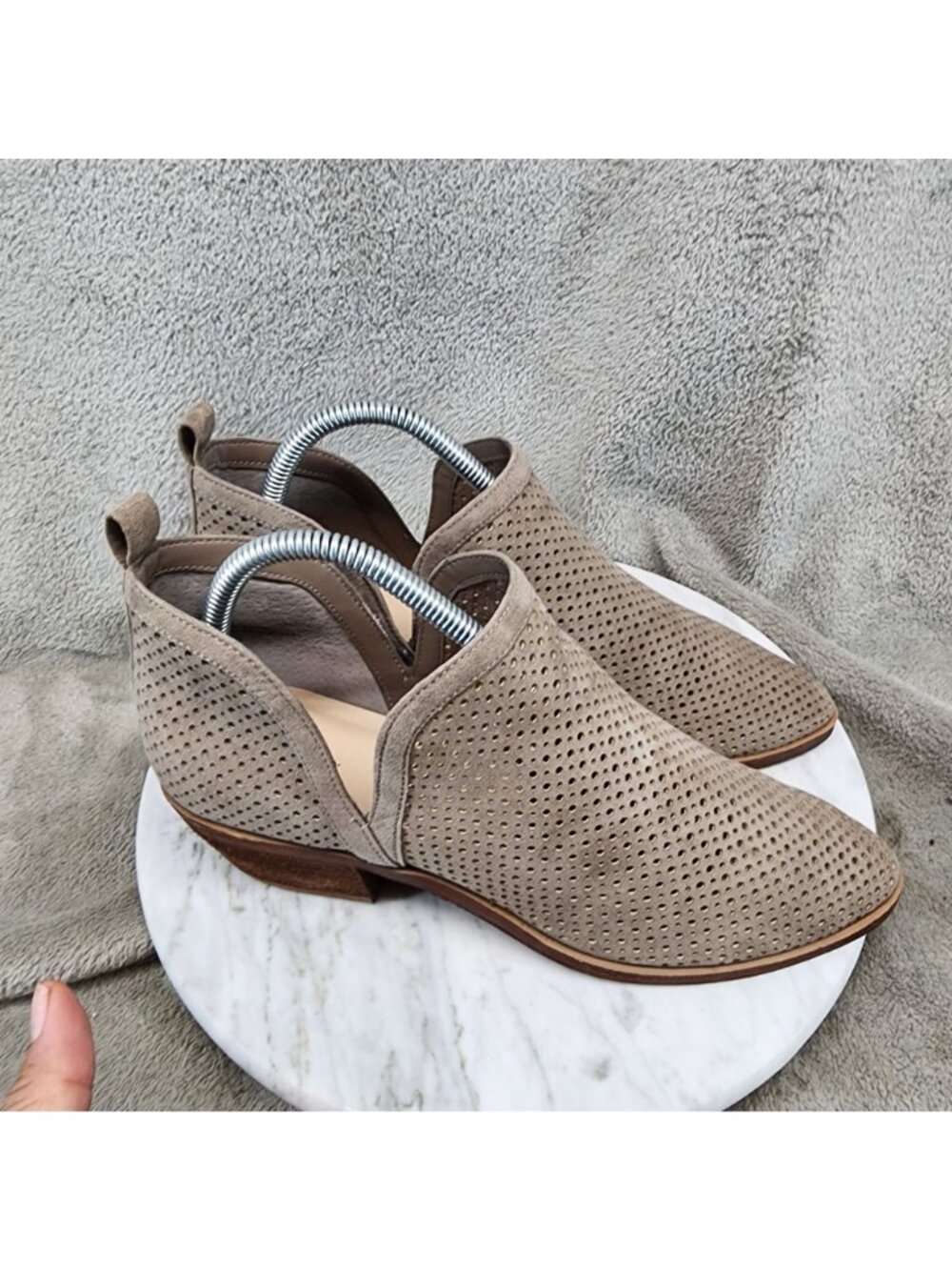 BP Shoes Womens Size 8.5 Tan Perforated Faux Leather Ankle Booties - Picture 4 of 11